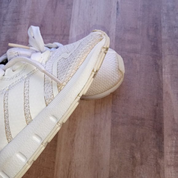 FY2188 Adidas Swift Run X TD size 7K - Picture 6 of 7